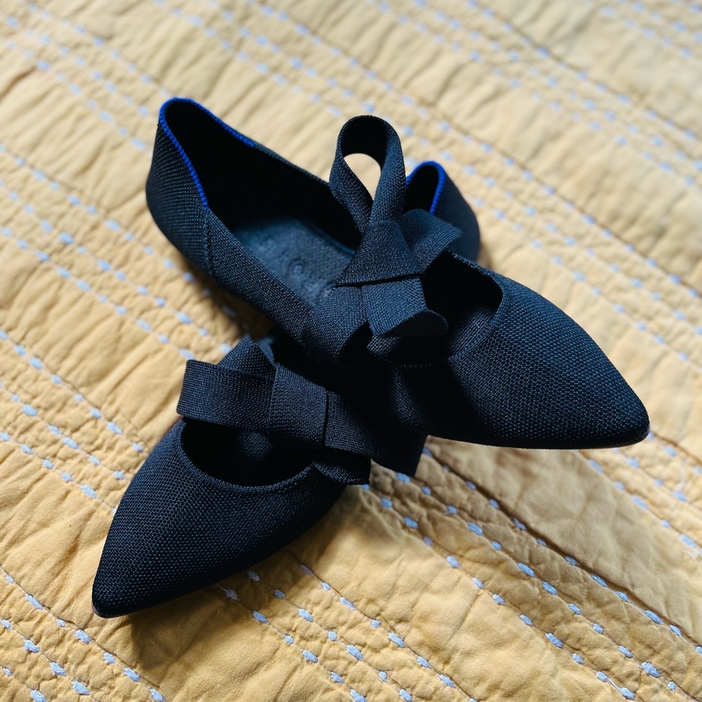 Rothy’s 10 black pointed toe Mary Jane with tie!